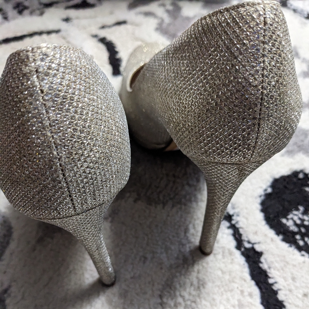 Shoes - Picture 4 of 8